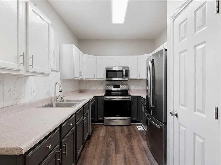 1396 Kennesaw Dr NW #B — Photo 3