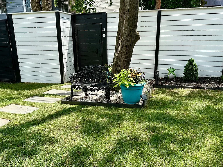 Emerson St NW — Photo 20