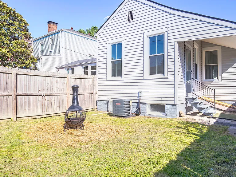 1909 Bonnycastle Ave — Photo 33