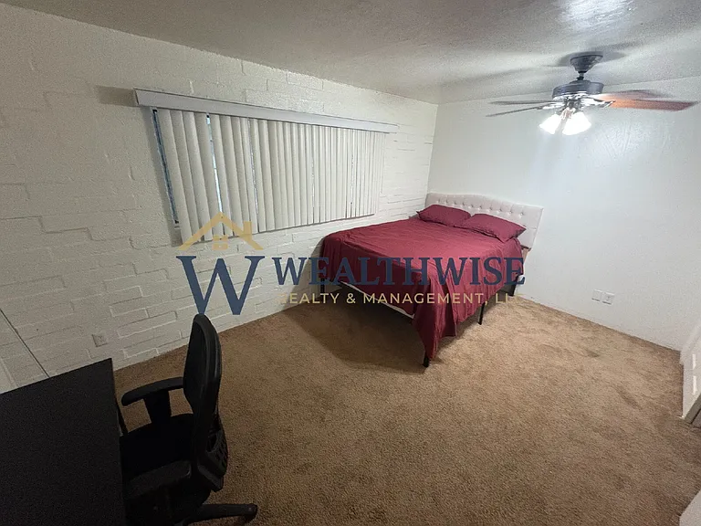 951 N Euclid Ave — Photo 6