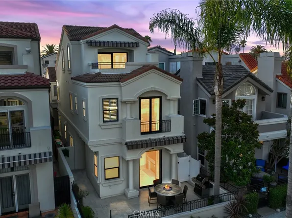 411 8th St, Huntington Beach, CA 92648