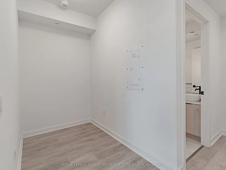 1185 Dupont St #424 — Photo 9