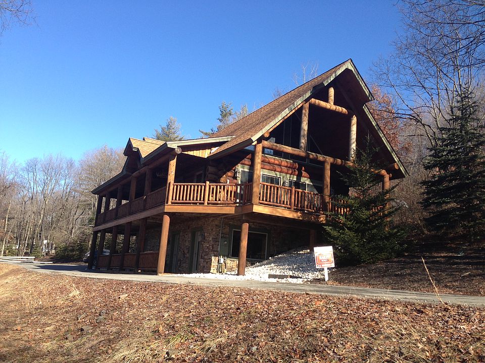 1st image of 5 Moors Hollow Dr