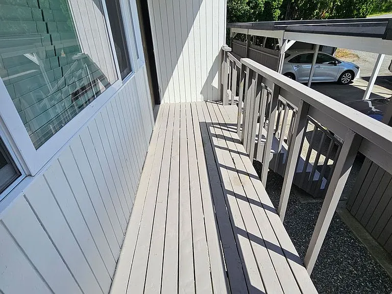Julee Apartments — Photo 15