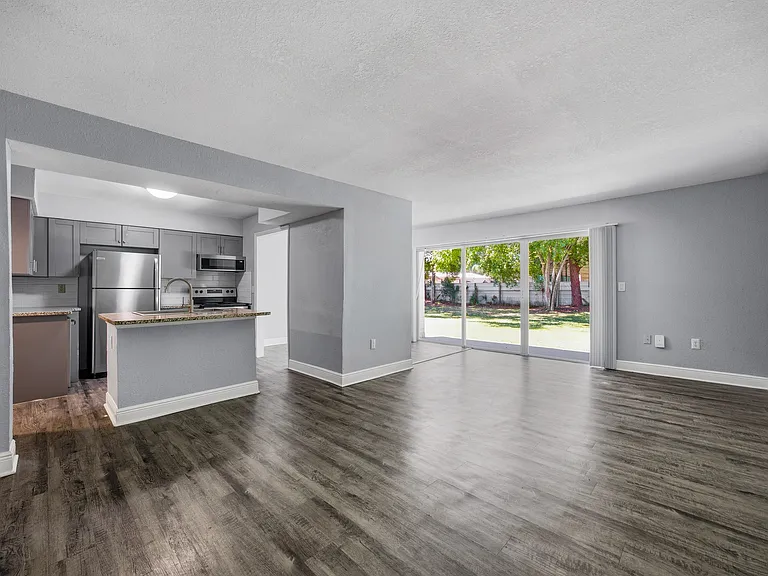 Palmera Pointe — Photo 10