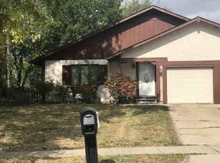 2207 Highland Dr, Sycamore, IL 60178