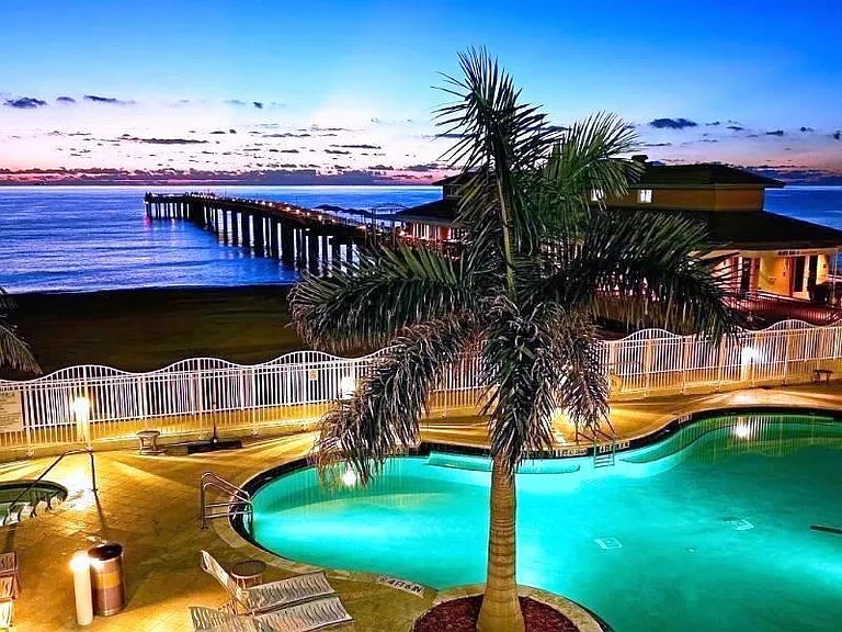 La Perla swiming pool at night