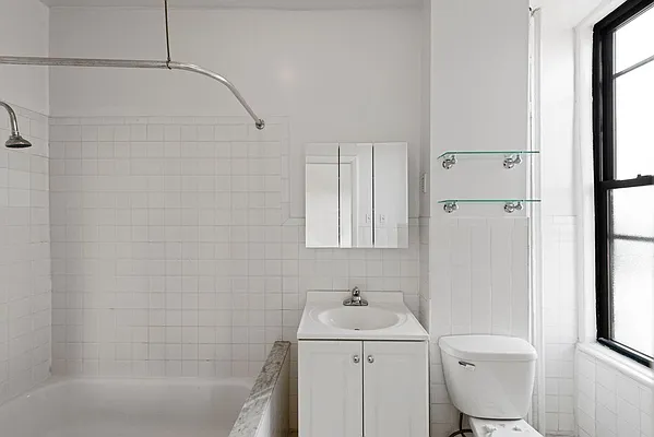 Rented by Nest Seekers International | media 23