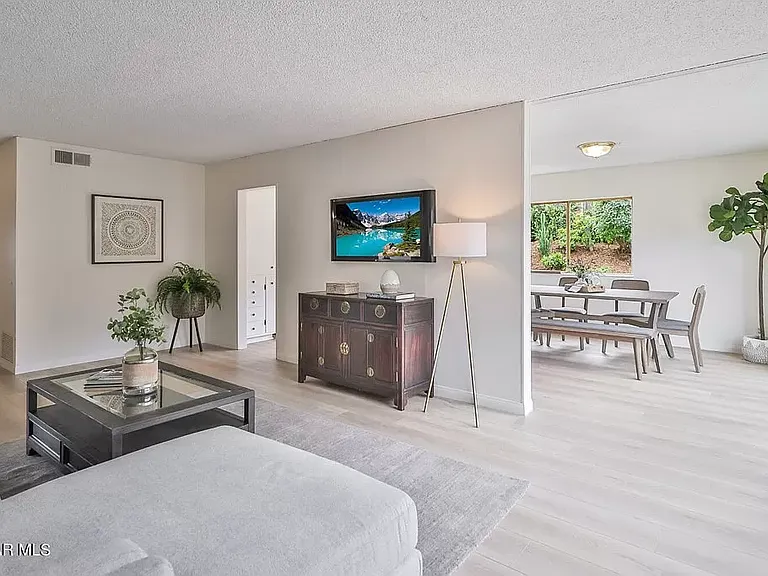 3245 W Felton St — Photo 10