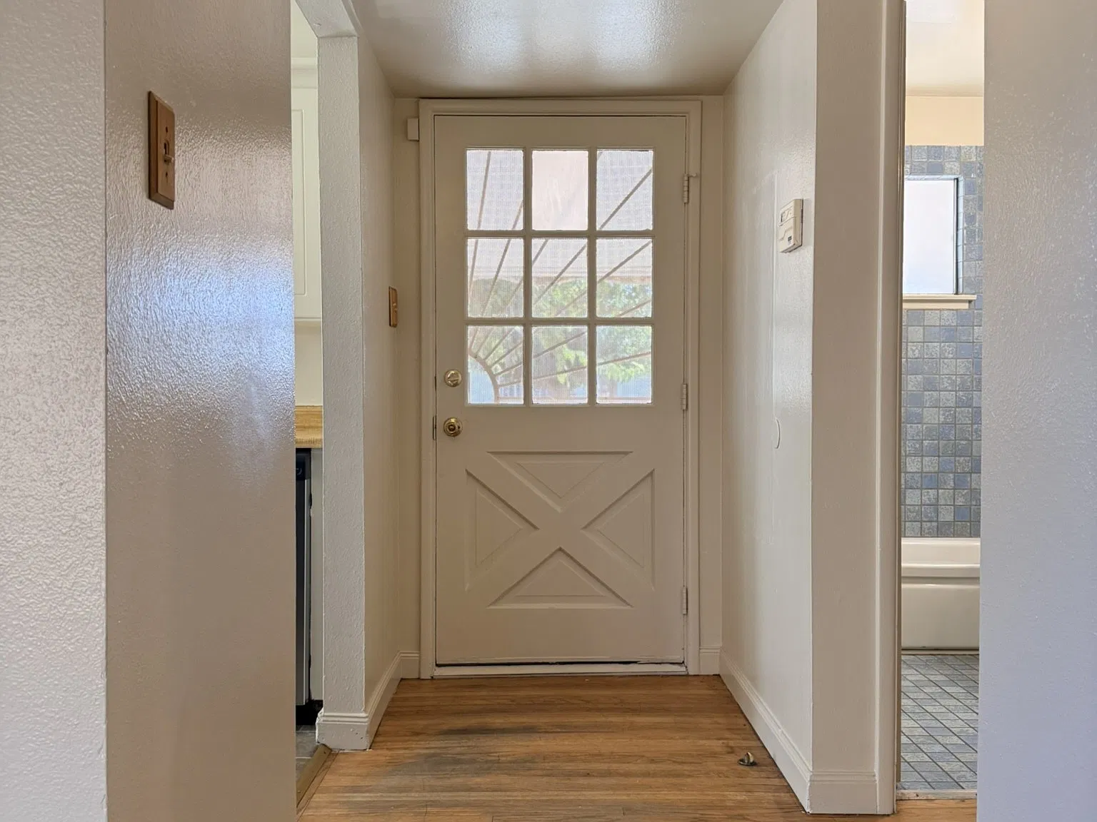 3 bed, 1025 sqft, $1,800 — Photo 4