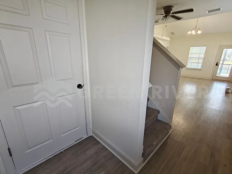 3107 Zeyno Dr — Photo 5
