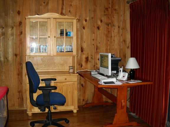 Living Room/Office Area