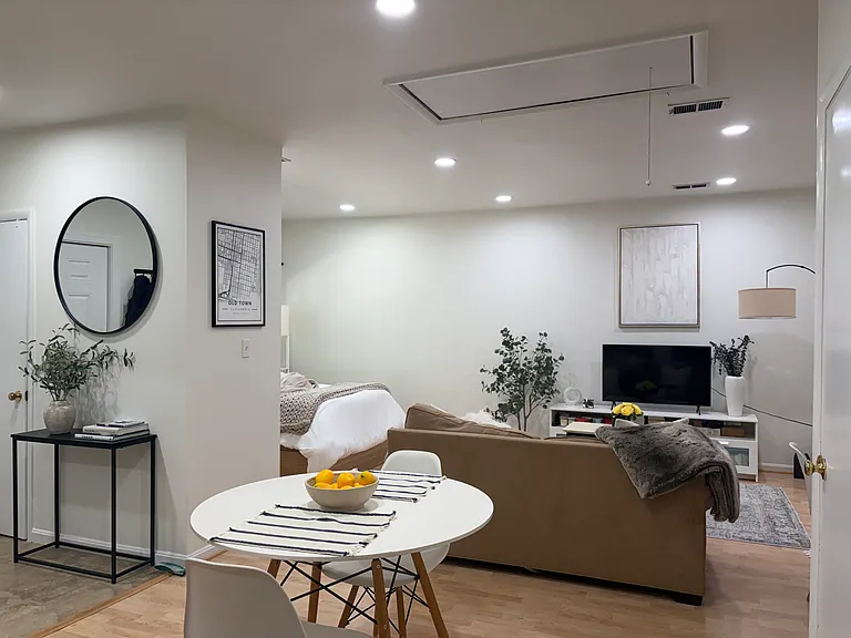 101 Harvard St #4 — Photo 8
