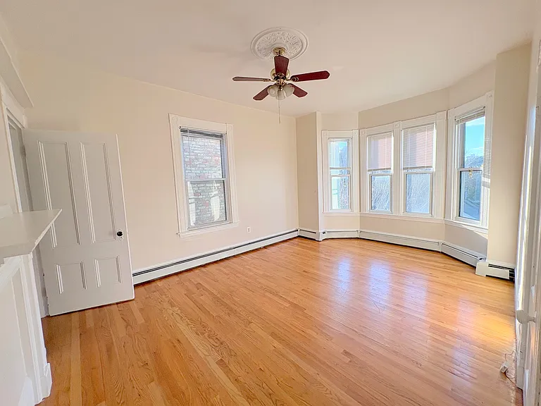 90 Norfolk St #8 — Photo 8