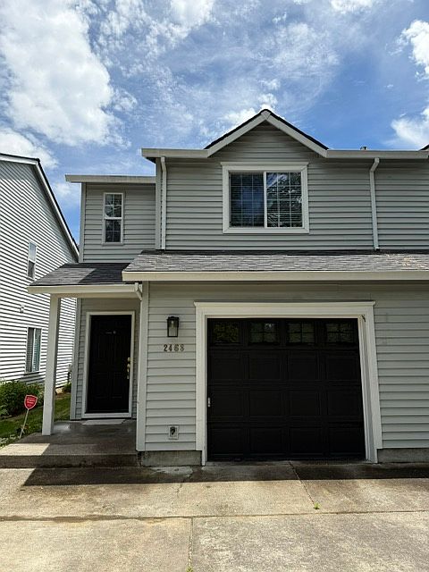 2468 SE Palmblad. one car garage