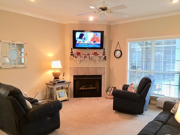 3rd image of 626 S Montgomery St APT 35