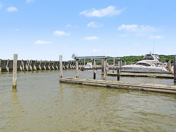4th image of D-17 Half Moon Bay Marina
