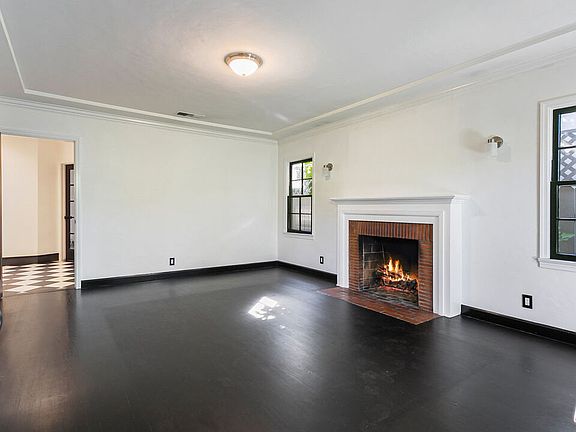 2nd image of 508 N San Vicente Blvd