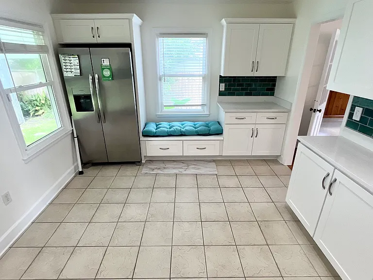 307 E 57th St — Photo 19