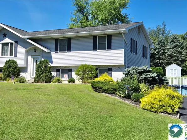 4102 Sycamore Dr, Northampton, PA 18067