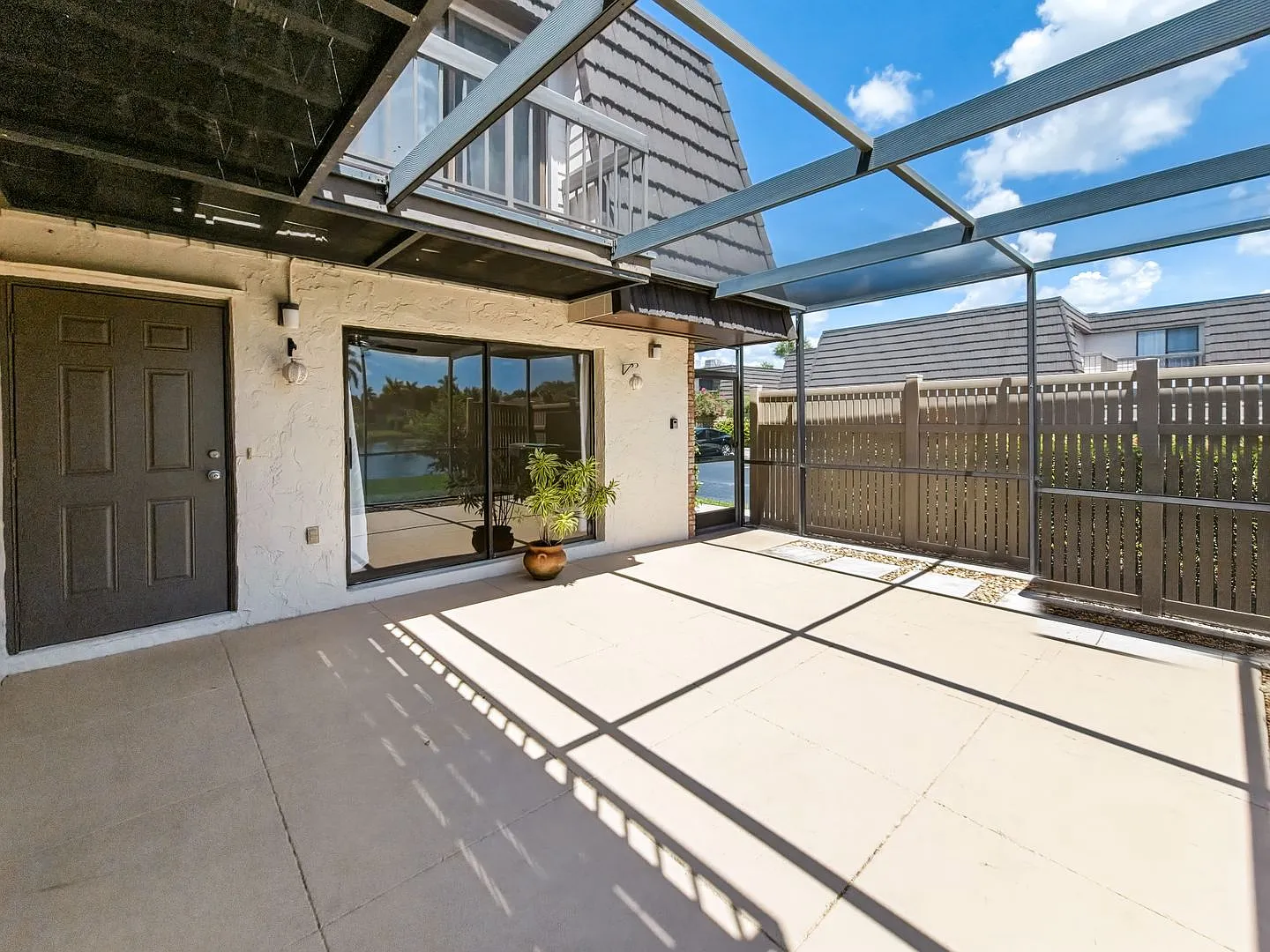 ** Bayberry ** 2 Bed / 2.5 Bath - 2 Story Condo - Waterfront - Great Location! - Annual Rental — Photo 3