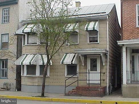 2nd image of 33 N Earl St