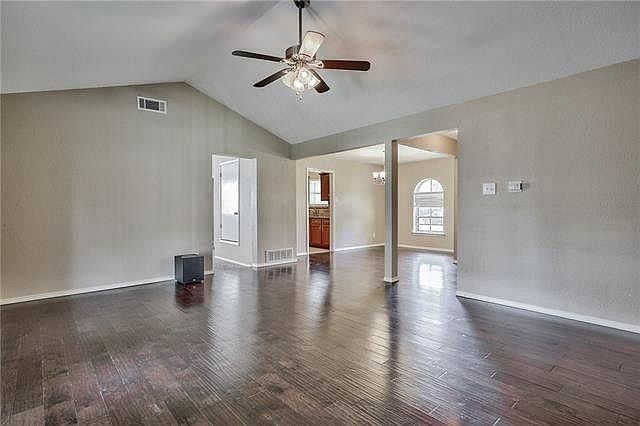 1st image of 1904 Laurel Ln