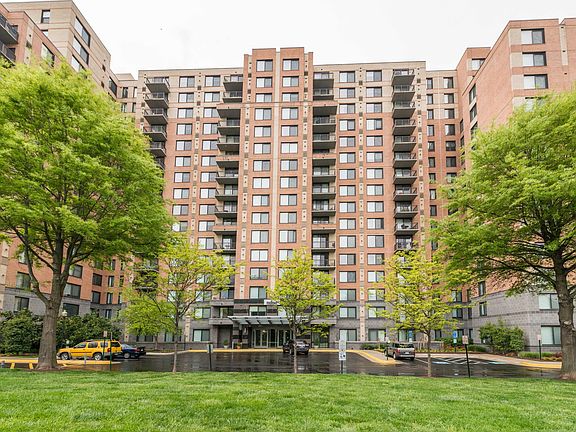 2nd image of 2451 Midtown Avenue #1220
