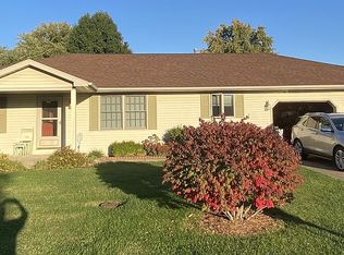 706 N Bunchberry Ct, Athens, IL