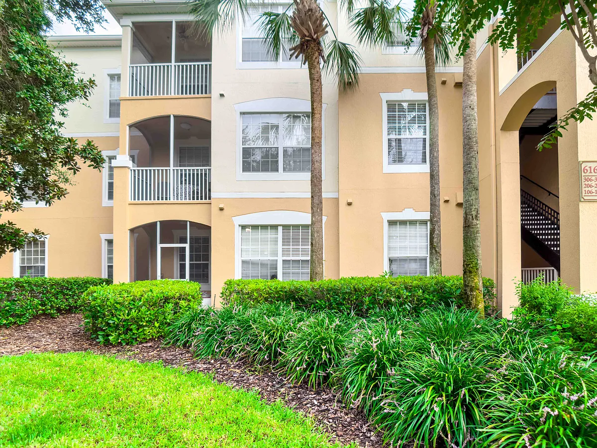 Building Photo - 6166 Stevenson Dr #309