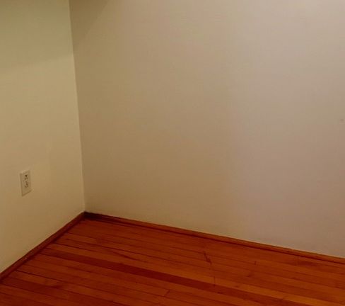 5th image of 1118 N Damen Ave #1