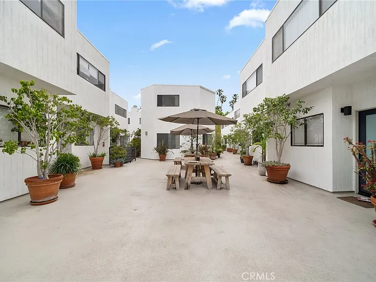2500 Abbot Kinney Blvd #9 — Photo 26