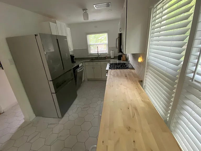 1801 University Ave — Photo 2