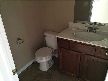 5th image of 2238 Lammermoor Ln