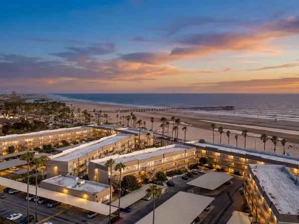 304 E Surfside Dr, Port Hueneme, CA 93041
