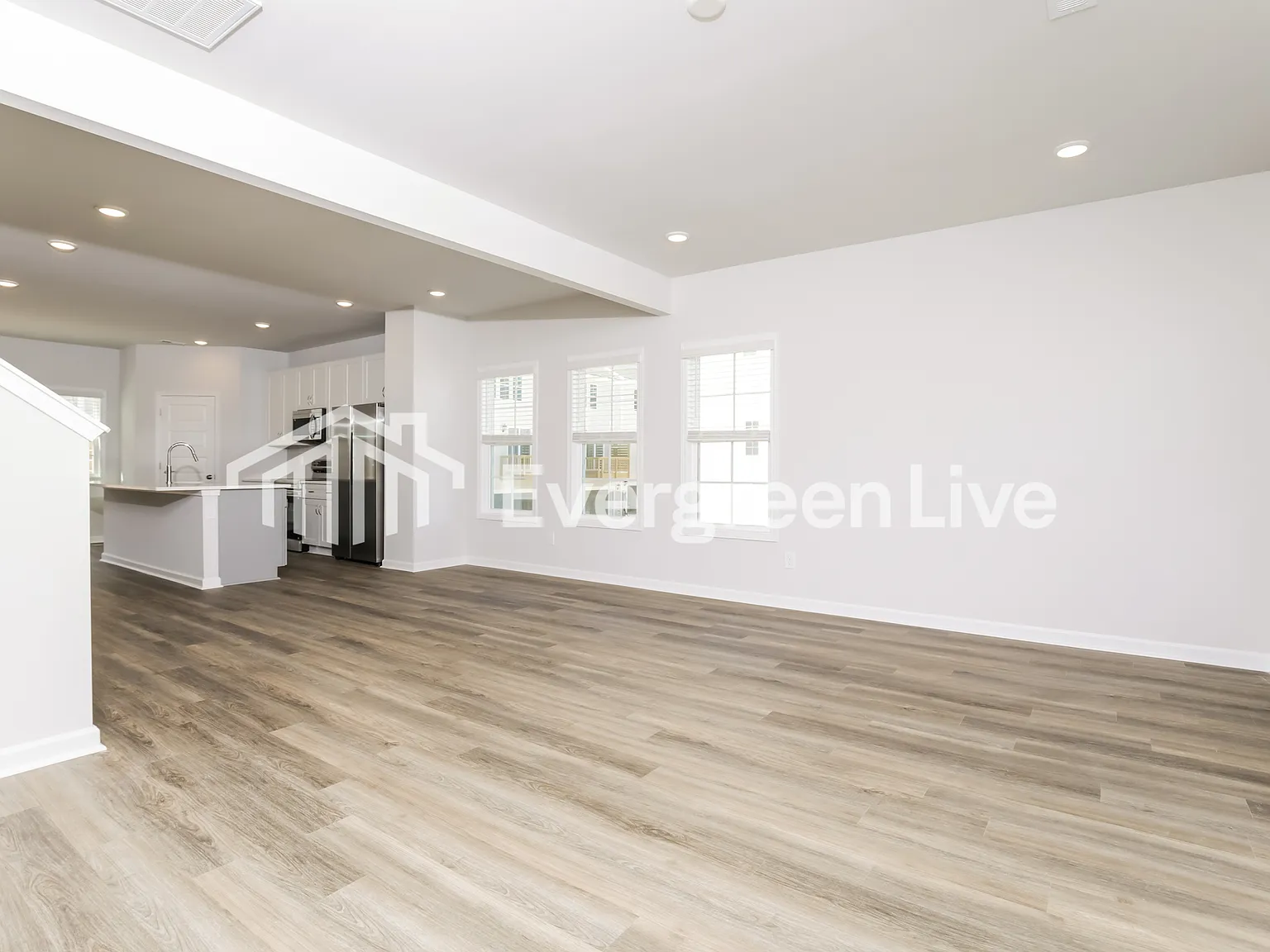 4 bed, 3.5 bath, 1824 sqft, $2,075 — Photo 4