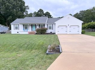 32 Riverside Dr, Smithfield, VA 23430