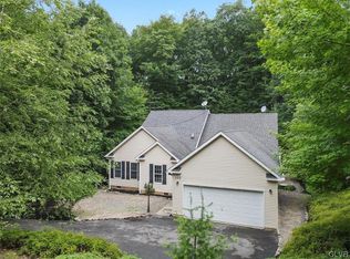 2615 Majestic Ct, East Stroudsburg, PA 18302