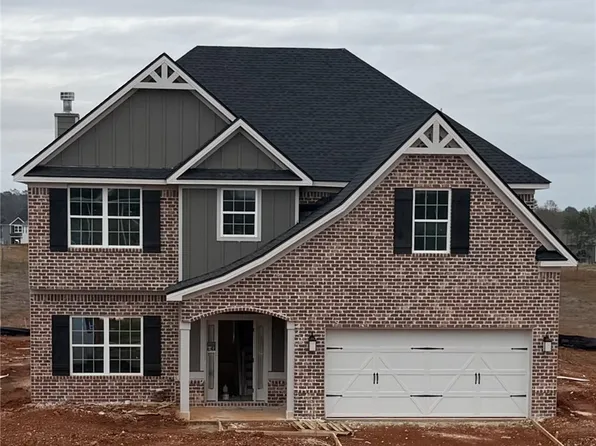 2939 Wyndham Village Dr, Opelika, AL 36804