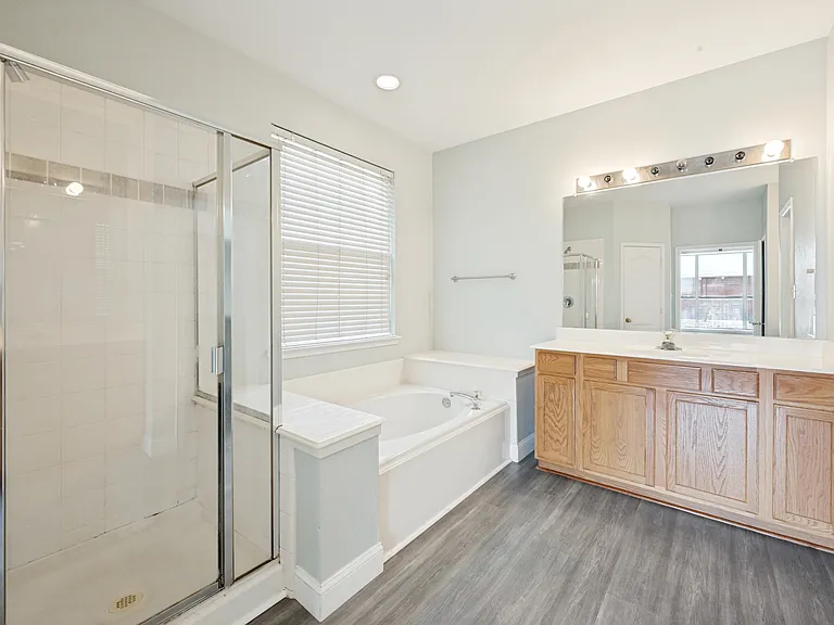 4849 Gloucester Dr — Photo 17