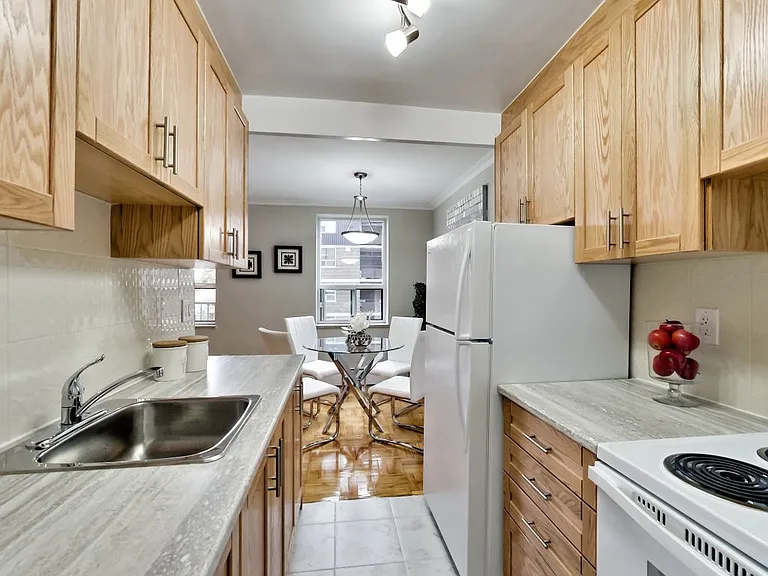 460 Eglinton Ave E #503 — Photo 11