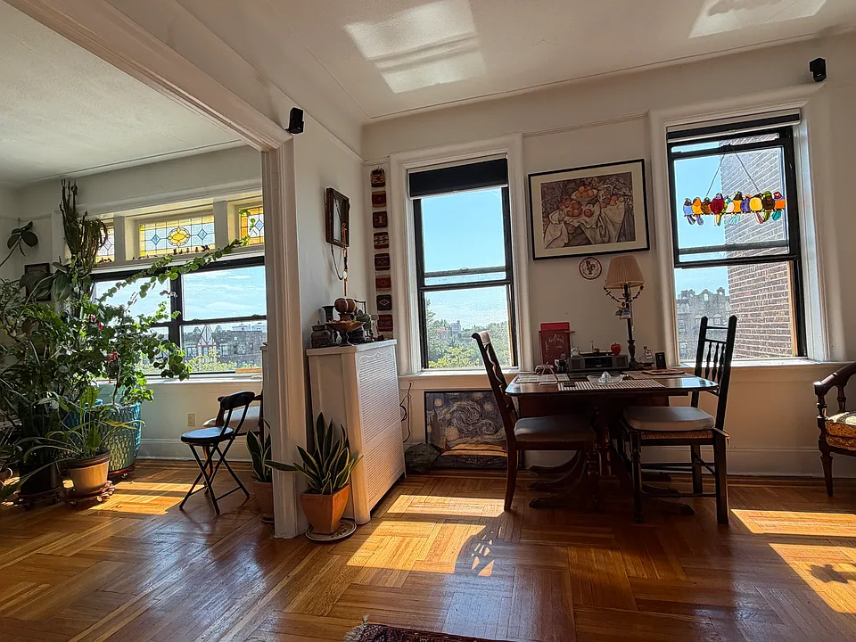 53 Duncan Ave #53