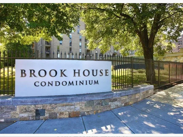 44 Washington St, Brookline, MA