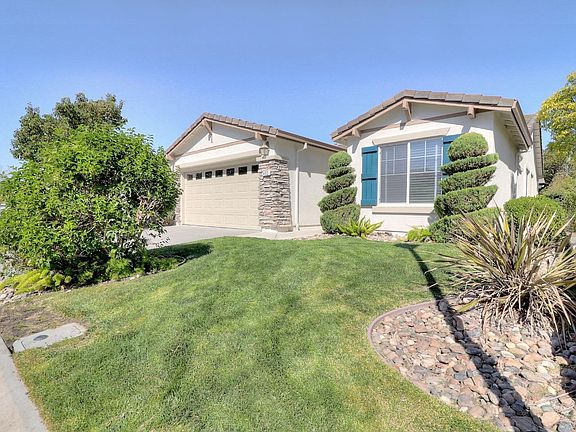 2nd image of 402 Branchwood Drive