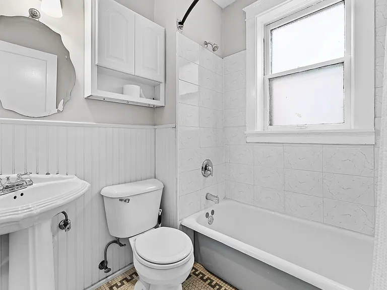 1050 Forest Ave #2 — Photo 13
