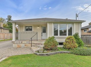 26 Knowles Cres, Aurora, ON L4G 1Z7