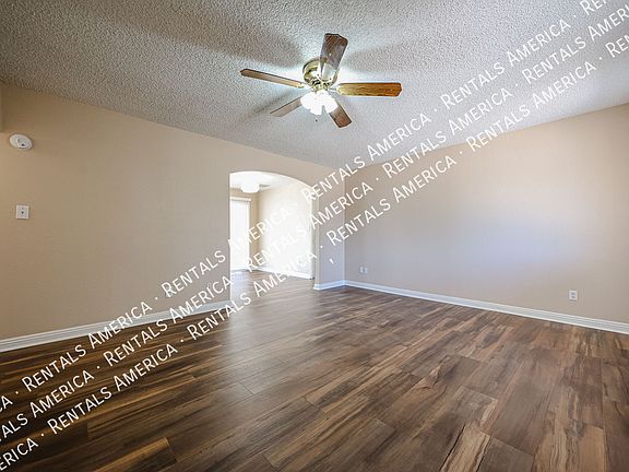 5th image of 1117 W Auburn Dr