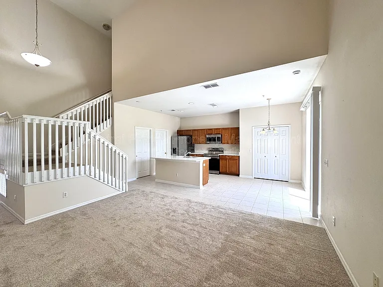 10036 Moorshire Cir — Photo 5
