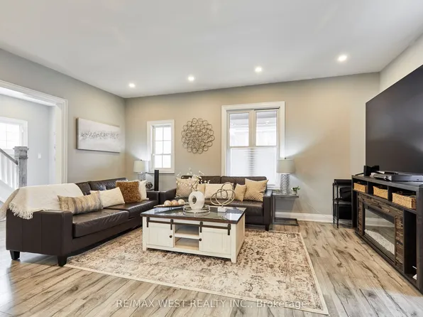 235 Dearborn Ave, Oshawa, ON L1G 4Z3