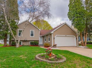 29 Sandy Ct, Madison, WI 53717